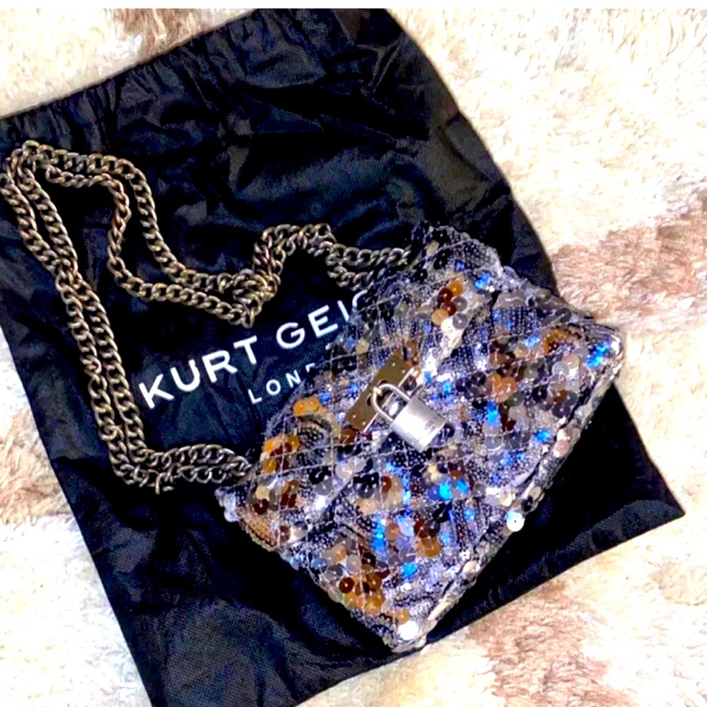 KURT GEIGER💓LONDON THE DIAMONT’E BAG. BEAUTIFUL HOLOGRAPHIC SILVER  DUST COVER
